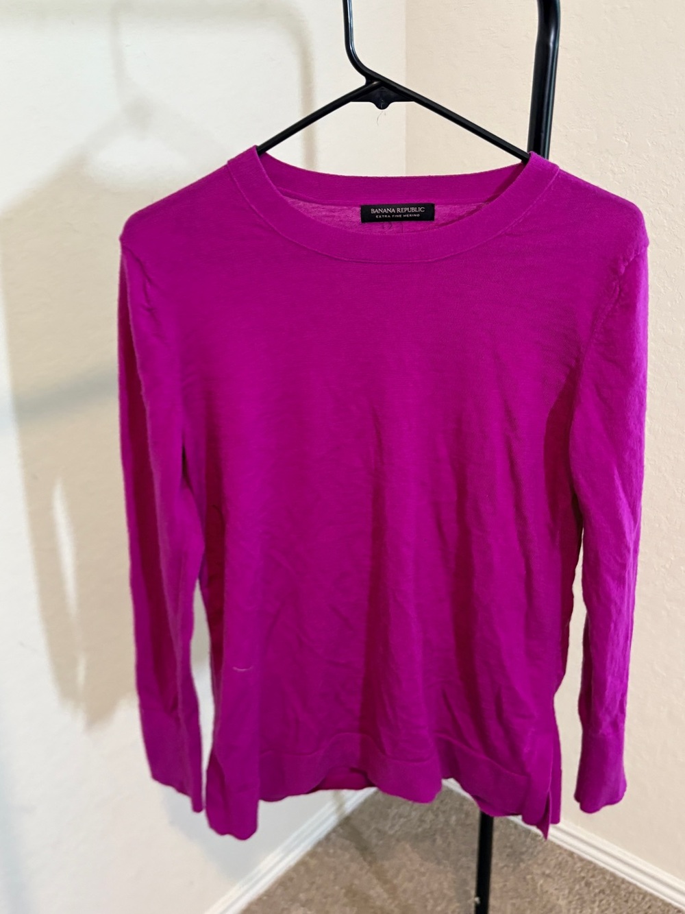 Banana Republic 100% Merino Wool Fuchsia Crewneck Sweater